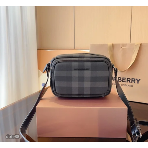 【Burberry】巴寶莉男女通用大容量斜挎包單肩包通勤包相機包休閒運動逛街生日情人節禮物出門必備百搭時尚潮流素色