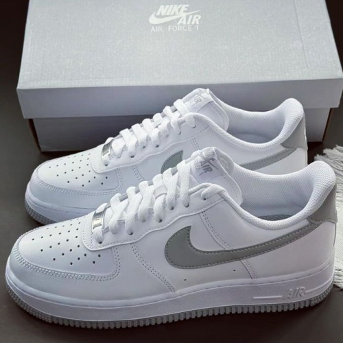 Nike Αir Force 1 Low 板鞋 淺灰 灰白 休閒鞋 鐵牌 復古 運動鞋 情侶鞋 FJ4146-100