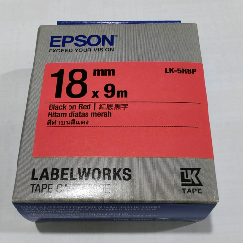 EPSON 18mmx9m 標籤帶 （紅底黑字）