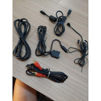 二手出清各種音源線 音訊線 訉號線 轉接線 電源線 電線 耳機轉接 麥克風轉接 詳如照