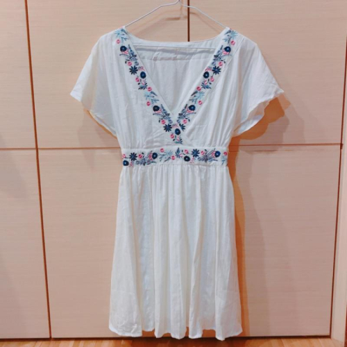 全新日牌花朵刺繡棉麻V領暗紋洋裝