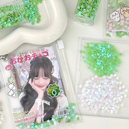 （?）ins風 幸運草四葉草 亮片白色綠色 偶像明星愛豆專輯小卡 包材打包出卡 亮片裝飾 配件DIY亮片 追星必備