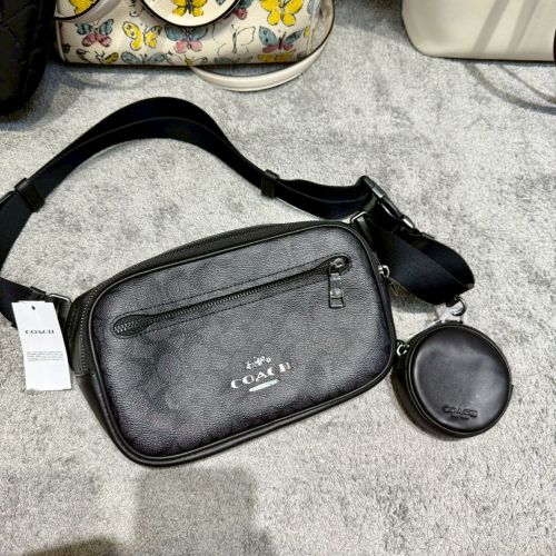 【蔻馳｜全新】現貨 COACH 包包 胸包 男款 新款 二合一 斜背包 零錢包 腰包｜Little Bee 小蜜蜂精品