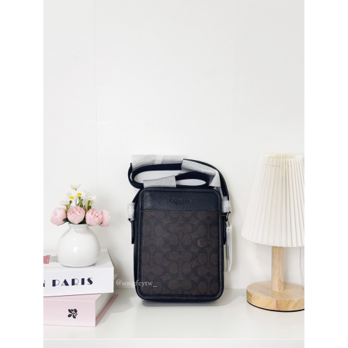 美國代購??台灣現貨 Coach 男款 飛行包 手機包 斜背包