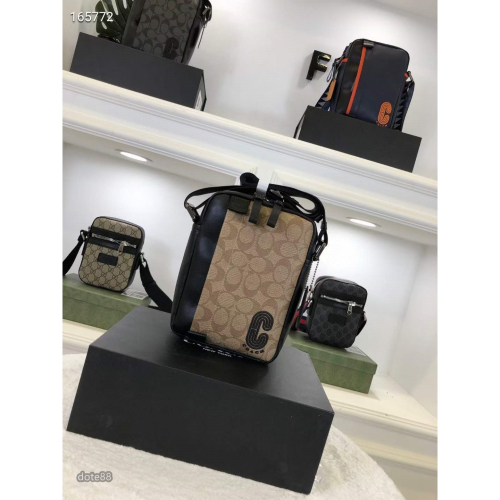 coach蔻馳單肩包斜跨包經典印花大容量夾層肩帶可調節輕便實用出門必備百搭有型簡約時尚潮流休閒逛街生日情人節禮物