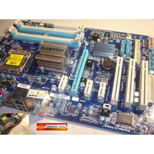 技嘉 GA-EP41T-UD3L 775腳位 Intel G41高速晶片 4組DDR3 4組SATA 動態節能器 全固態