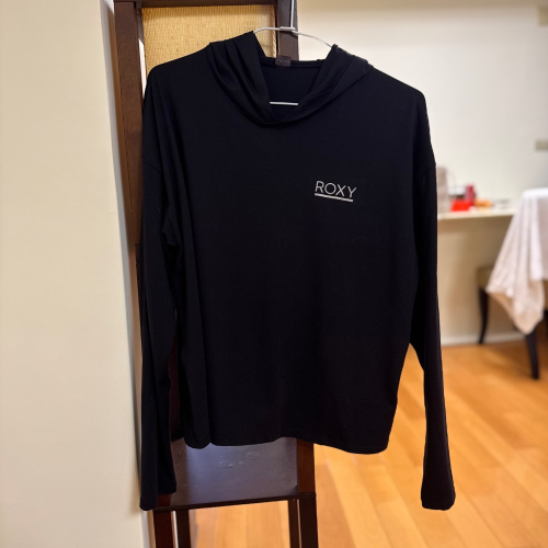 ROXY｜後交叉 親膚透氣運動帽T