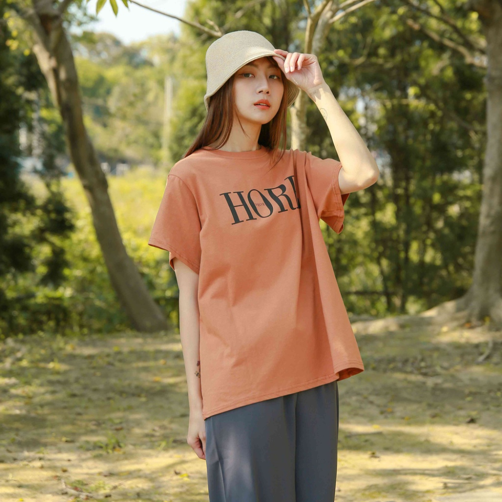 【Our Studio】HORE 字母Tee 白色 焦糖色(現貨)