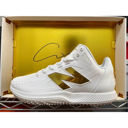 ￼New Balance FuelCell Ohtani 1 Trainer 大谷翔平 簽名鞋 白 金